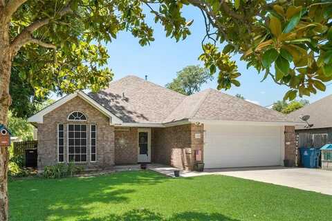 104 E North Street, Aubrey, TX 76227