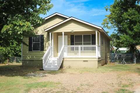 723 Carolina Street, Graham, TX 76450