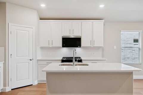 6628 Valley Lake Lane, Fort Worth, TX 76036