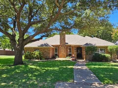 8001 Kendra Lane, North Richland Hills, TX 76182