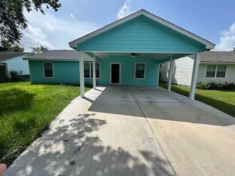 205 Brown Street, Edna, TX 77957