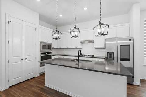 211 Harper Street, Irving, TX 75063