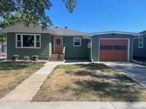 209 Lakeview Ave, Chamberlain, SD 57325