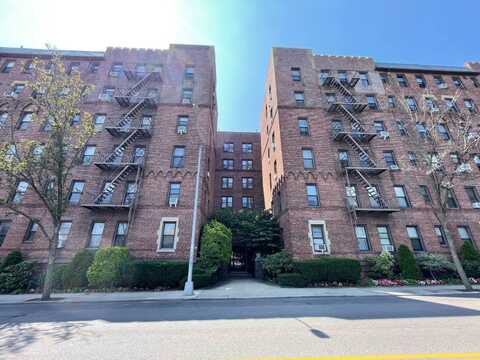 167-10 Crocheron Ave, Flushing, NY 11358