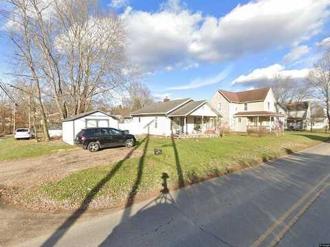 2037 North Avenue, Cambridge, OH 43725