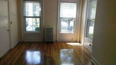 145 Carpenter Av, Sea Cliff, NY 11579