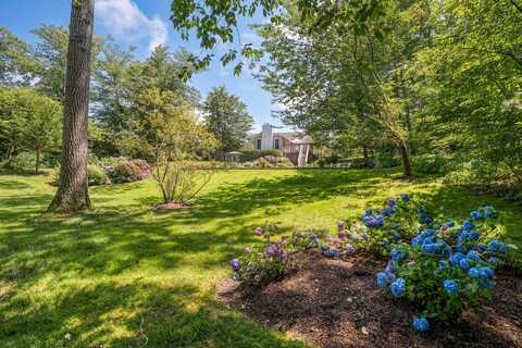 15 Greenway Drive, East Hampton, NY 11937