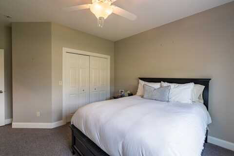 22 Bello Point Ln, Sunrise Beach, MO 65079