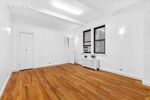 321 East 54th Street, New York, NY 10022