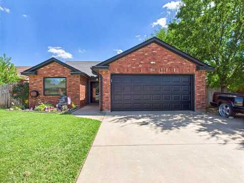 4006 SW Hickory Ln, Lawton, OK 73505