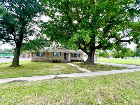 106 S Roney Street, Carl Junction, MO 64834
