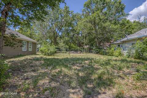 909 W A Street, Joplin, MO 64801