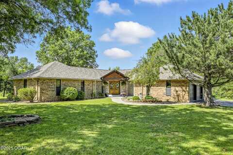 5774 Pine Tree Circle, Loma Linda, MO 64804
