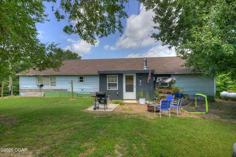 203 Cambridge Lane, Pineville, MO 64856