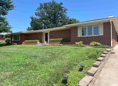20 TERRY Drive, Jacksonville, IL 62650
