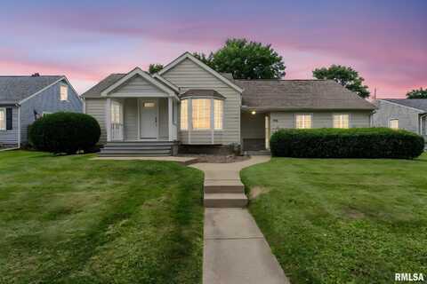 918 JONES Street, Bettendorf, IA 52722