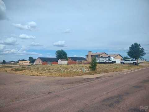 711 E Hahns Peak Ave, Pueblo West, CO 81007
