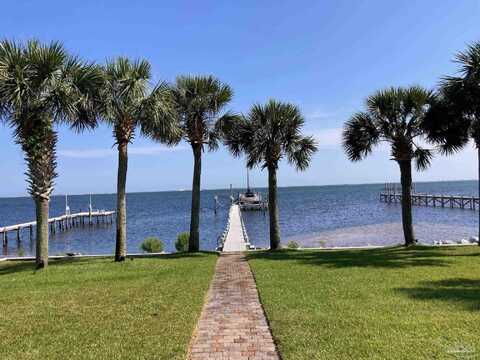 6735 Tidewater Dr, Navarre, FL 32566