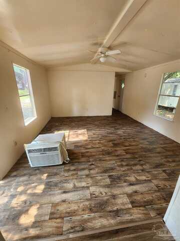 6212 Montgomery Ave, Pensacola, FL 32526