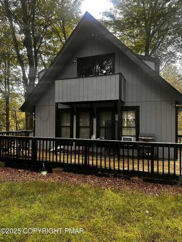 1031 Knollwood Drive, Tobyhanna, PA 18466