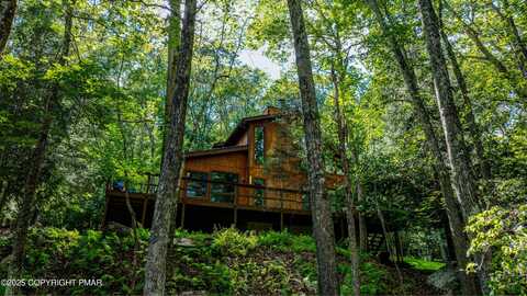 424 Iroquois Lane, Canadensis, PA 18325
