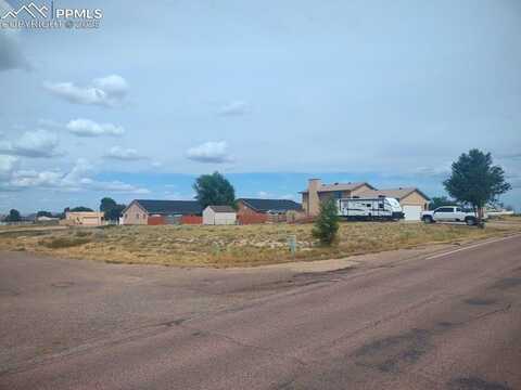 711 E Hahns Peak Avenue, Pueblo West, CO 81007