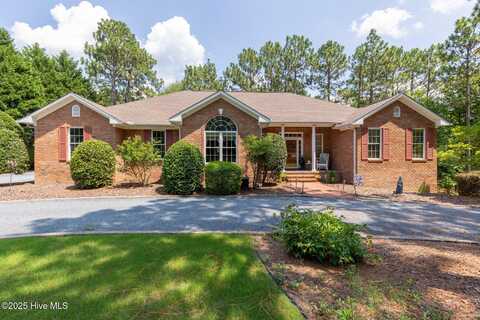 181 James Drive, West End, NC 27376