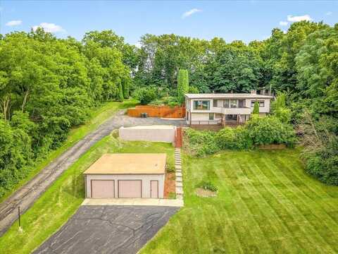 4349 E Il Route 72, BYRON, IL 61010