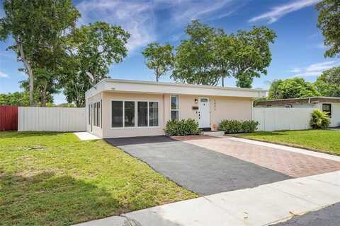 7802 NW 75th Ave, Tamarac, FL 33321