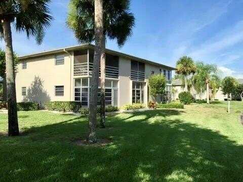 26 Lake Vista Trl, Port Saint Lucie, FL 34952