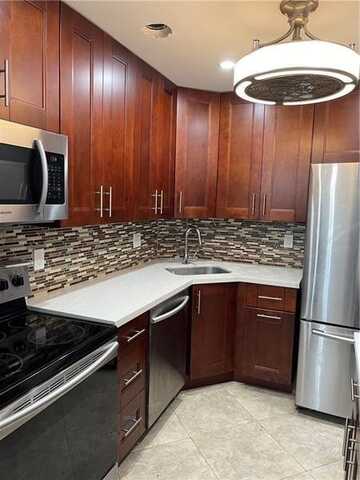 3115 Oakland Shores Dr, Oakland Park, FL 33309