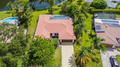 8592 NW 7th St, Coral Springs, FL 33071