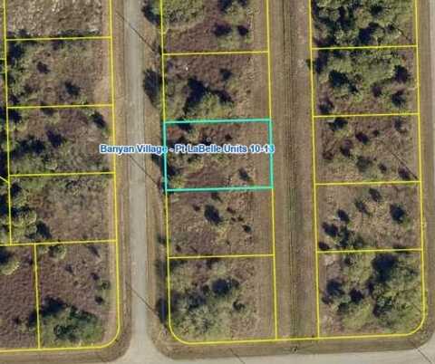 352 Phoenix Ter, Banyan Village, FL 33935