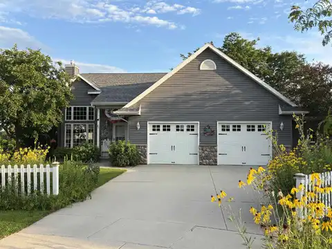 40 ROBERTS Court, FOND DU LAC, WI 54935