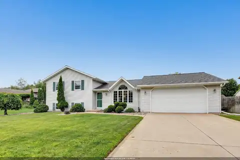 1800 KALAHARI Drive, GREEN BAY, WI 54313