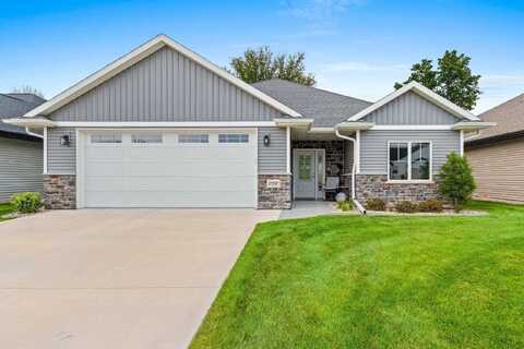 2592 FARMINGTON Way, SUAMICO, WI 54313
