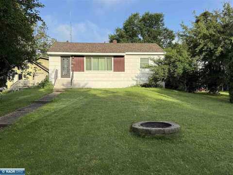 3027 8th Avenue E, Hibbing, MN 55746