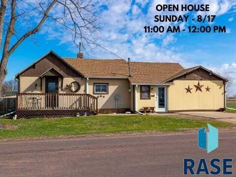 402 E 1st St, Marion, SD 57043
