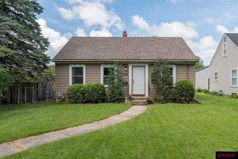 809 Lyndale Street, North Mankato, MN 56003