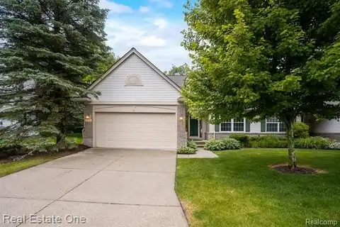 328 Four Seasons Drive, Lake Orion, MI 48360