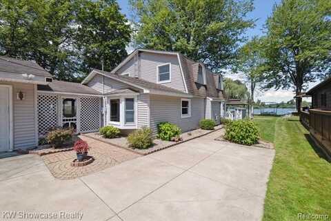 3422 Ponemah Drive, Fenton, MI 48430