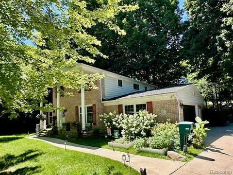3627 Kerry Drive, Troy, MI 48084