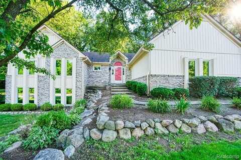 9516 Placid Way, Howell, MI 48843