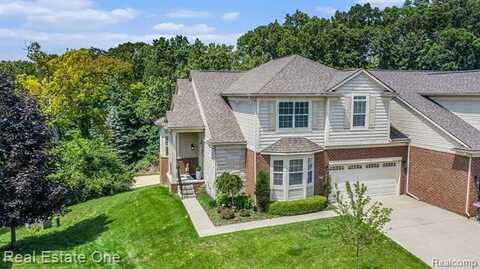 636 Mountain Circle, Rochester Hills, MI 48306