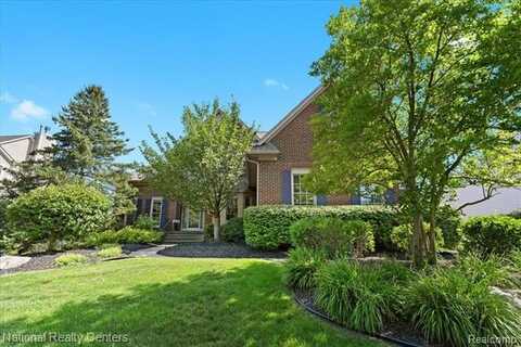 45822 Bristol Circle, Novi, MI 48377