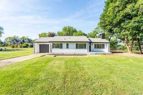 2590 Walnut Lake Road, West Bloomfield, MI 48323