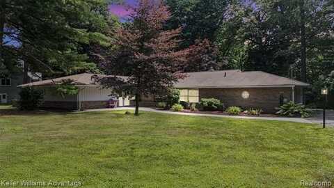 1802 Harvey Drive, Williamston, MI 48895