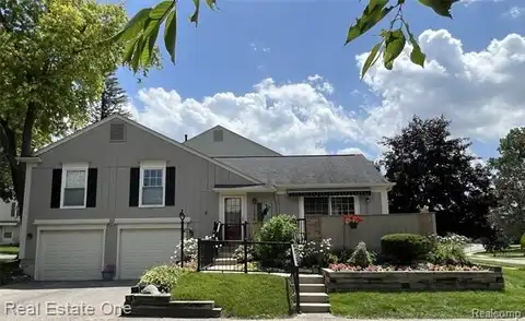 1556 Gas Light Lane, Rochester Hills, MI 48306