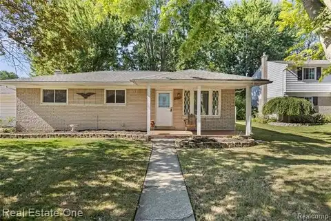 50196 Stonecrest Court, Chesterfield, MI 48047