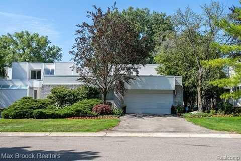 1777 Alexander Drive, Bloomfield Hills, MI 48302